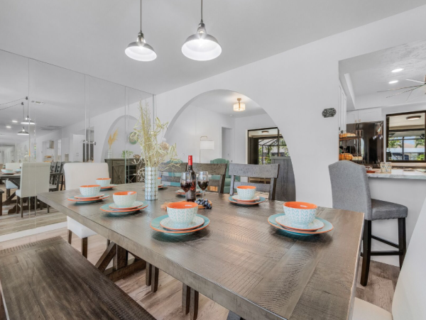 Luxurious Waterfront Retreat un Cape Coral - Unforgettable Vacation Awaits